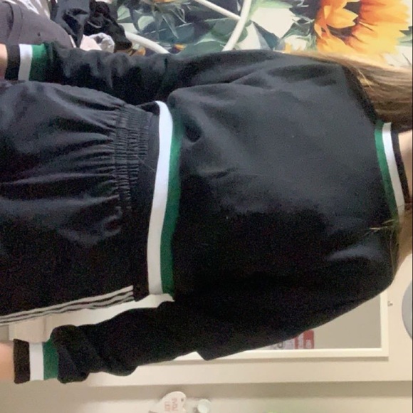 Sweatshirt - Picture 2 of 3